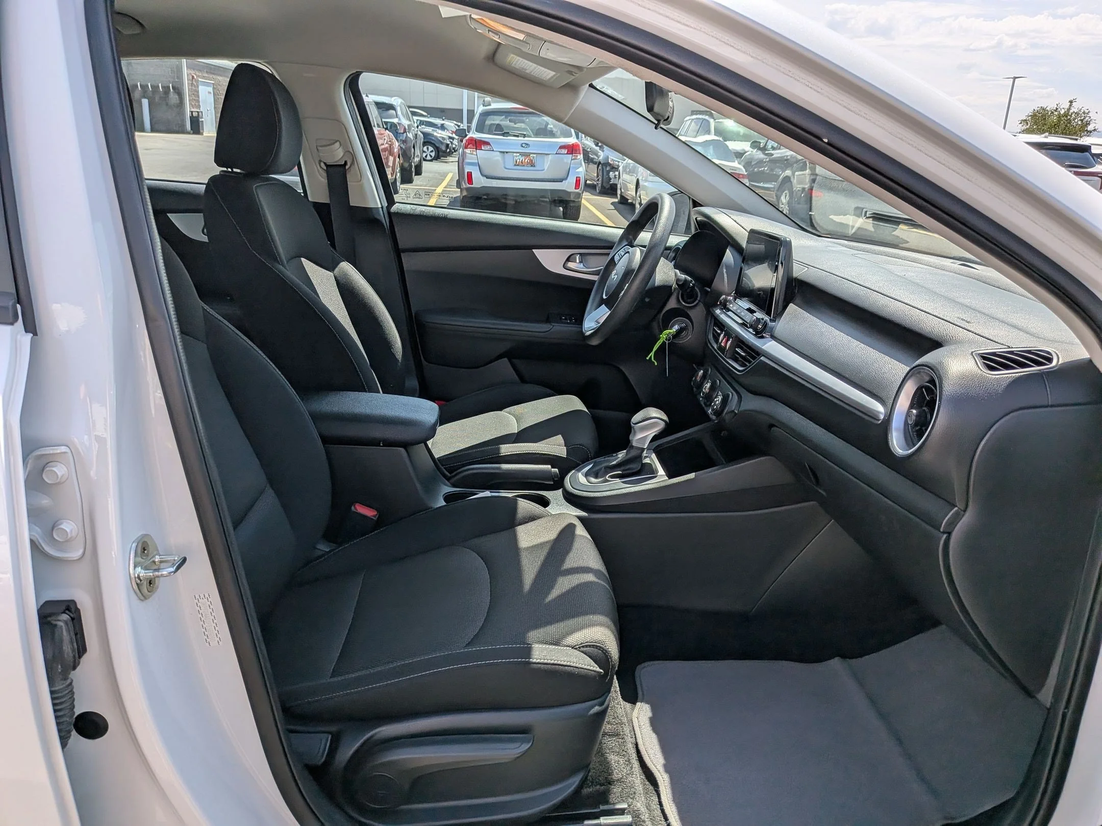 Used 2023 Snow White Pearl Kia LXS image 27