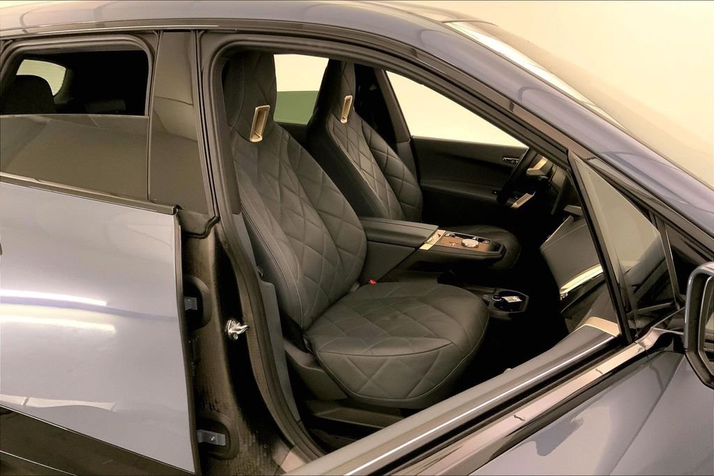 Used 2023 Storm Bay Metallic BMW M60 image 6