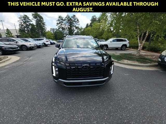 Used 2025 Black Hyundai SEL image 4