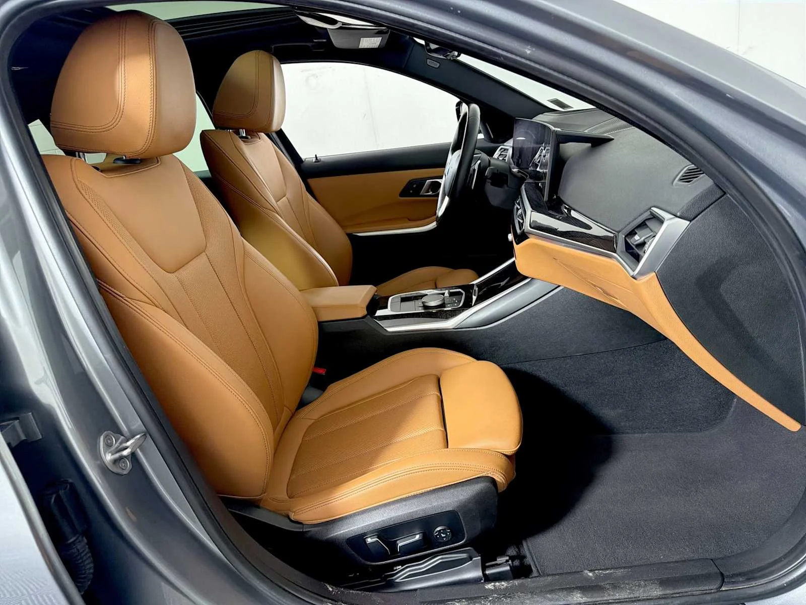 2024 BMW 3 Series 330i - Photo 23