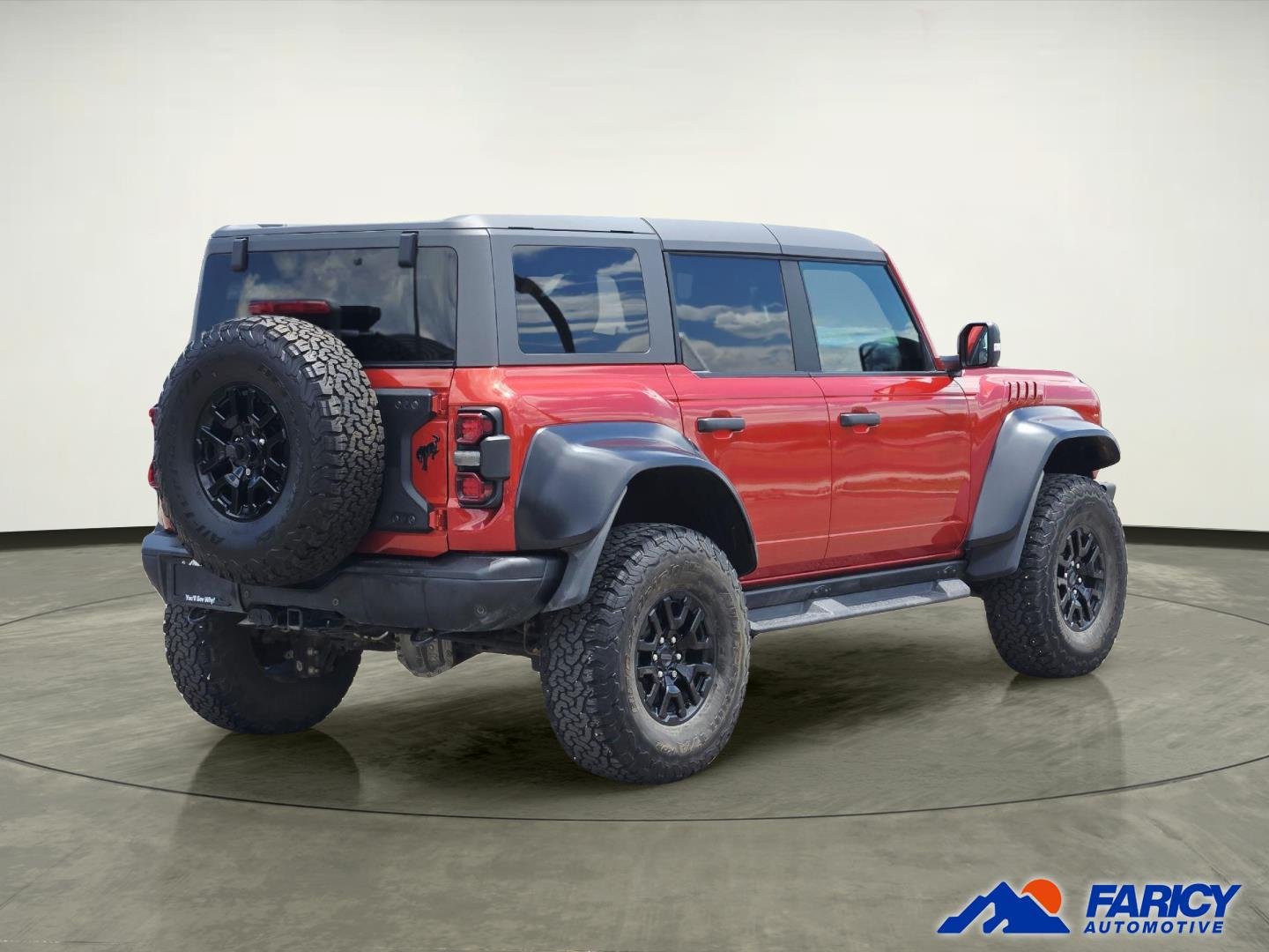 Used 2023 Hot Pepper Red Tinted Clearcoat Ford Raptor image 6