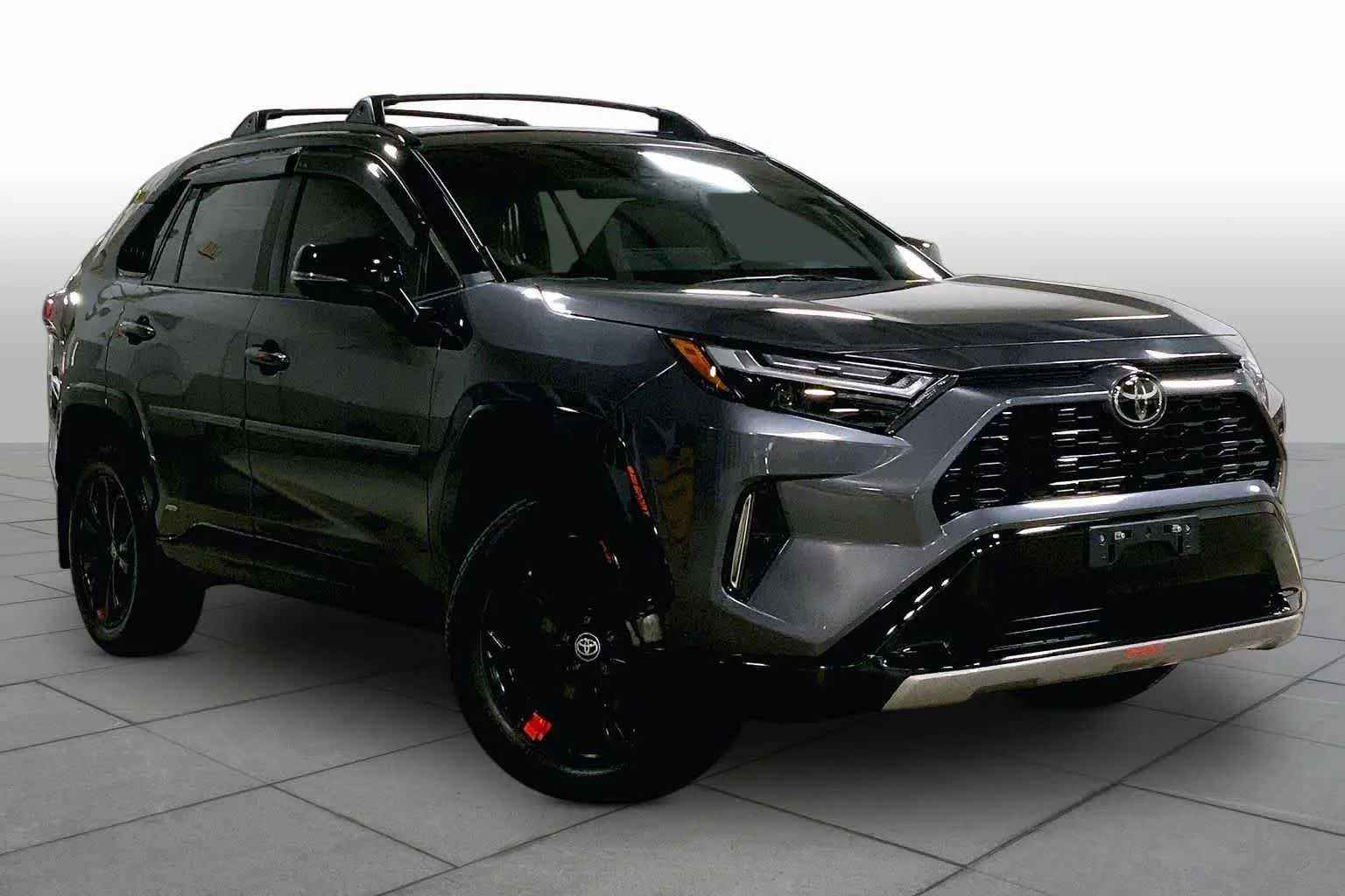 Used 2025 Magnetic Gray Metallic/Midnight Black Metallic Toyota Hybrid XSE image 3