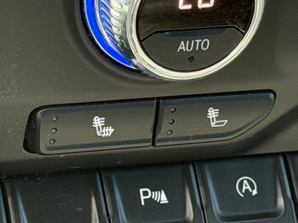 Used 2020 Red GMC Elevation image 20