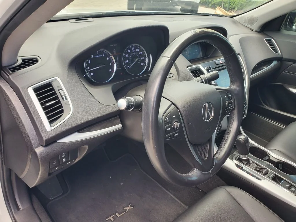 Used 2020 White Acura 2.4L image 13