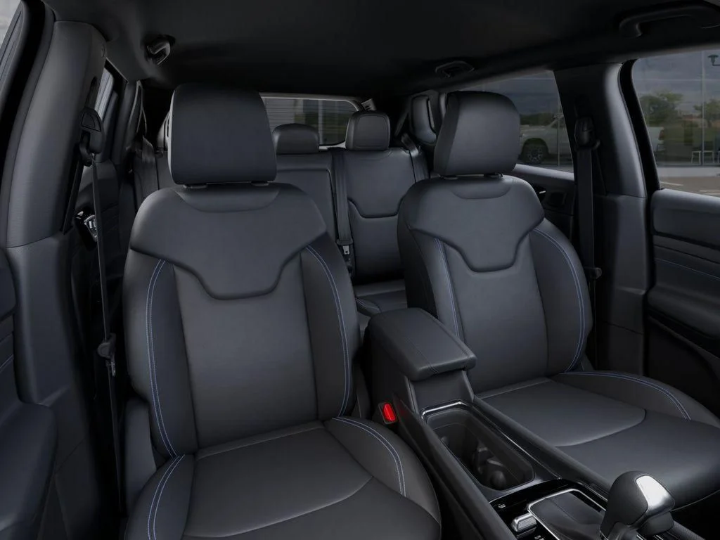 New 2026 Red Hot Pearl-Coat Exterior Paint Jeep Limited image 16