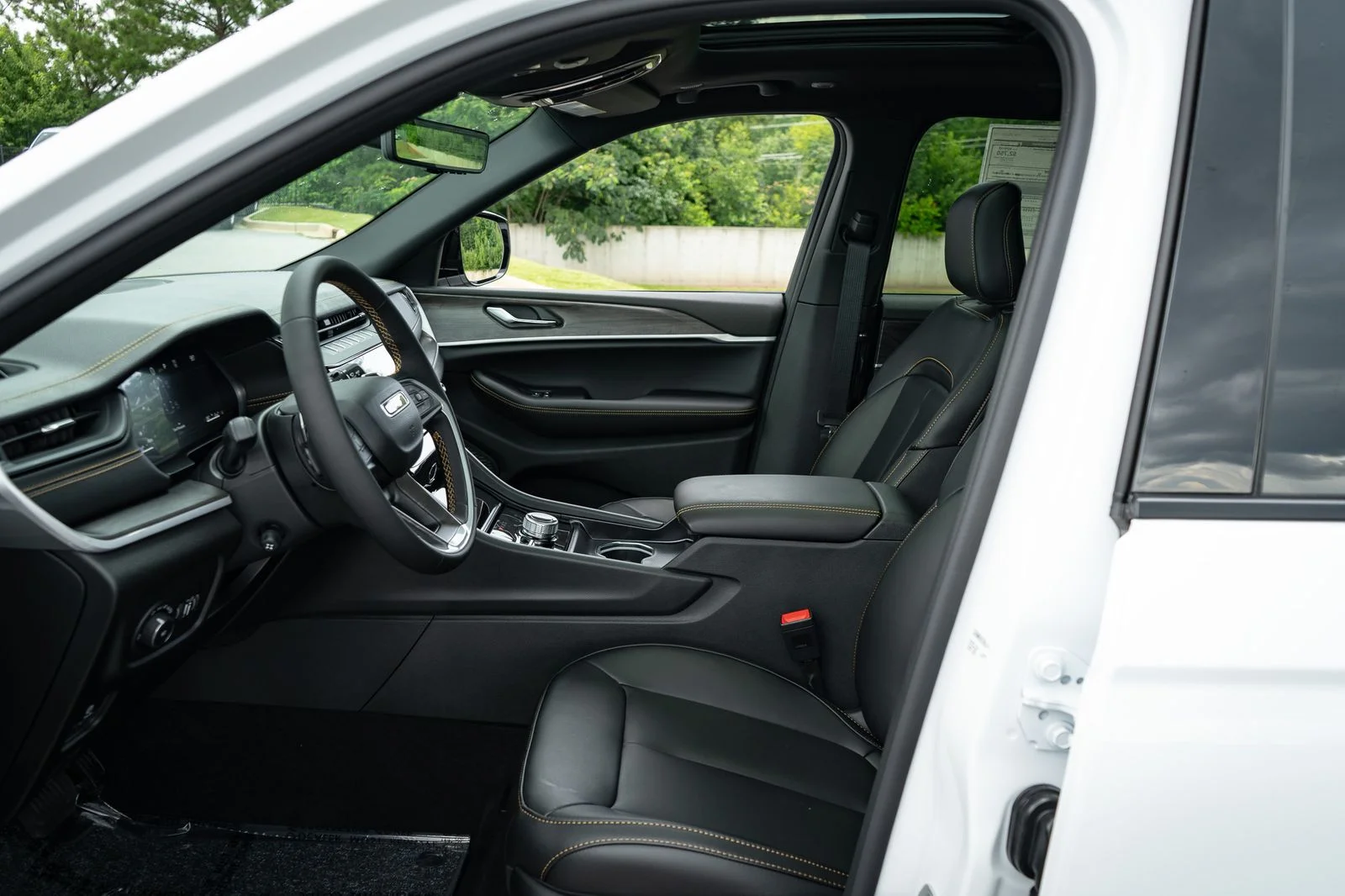 New 2026 White Jeep  image 14