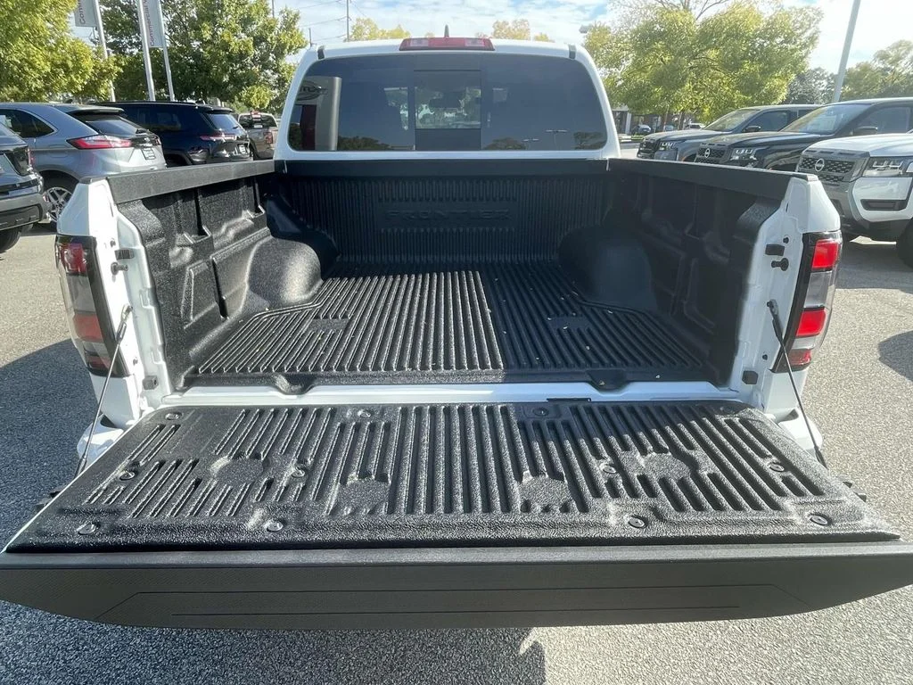 2026 Nissan Frontier SV - Photo 9