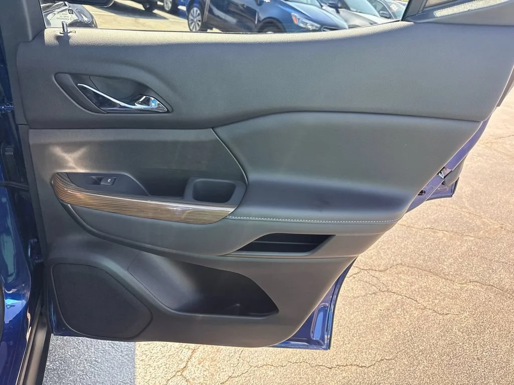 2023 GMC Acadia SLE - Photo 31