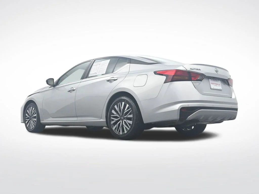Used 2024 Silver Nissan 2.5 SV image 35