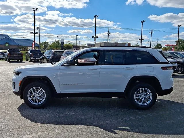 New 2025 White Jeep Laredo X image 4