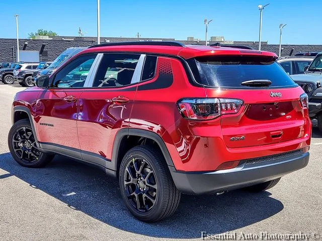 New 2026 Red Hot Pearl-Coat Exterior Paint Jeep Latitude image 7
