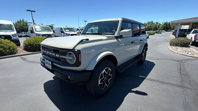 2026 Ford Bronco Outer Banks®