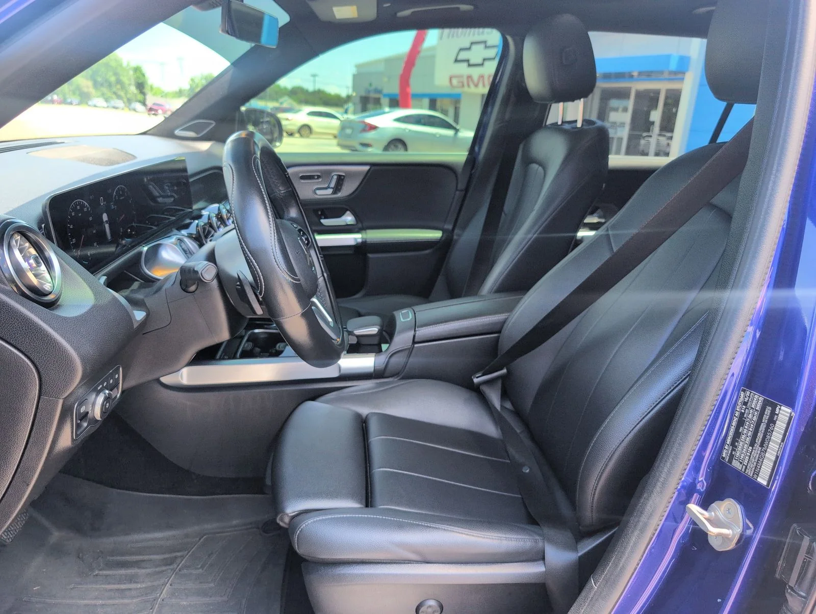 Used 2021 Blue Mercedes-Benz GLB 250 image 13