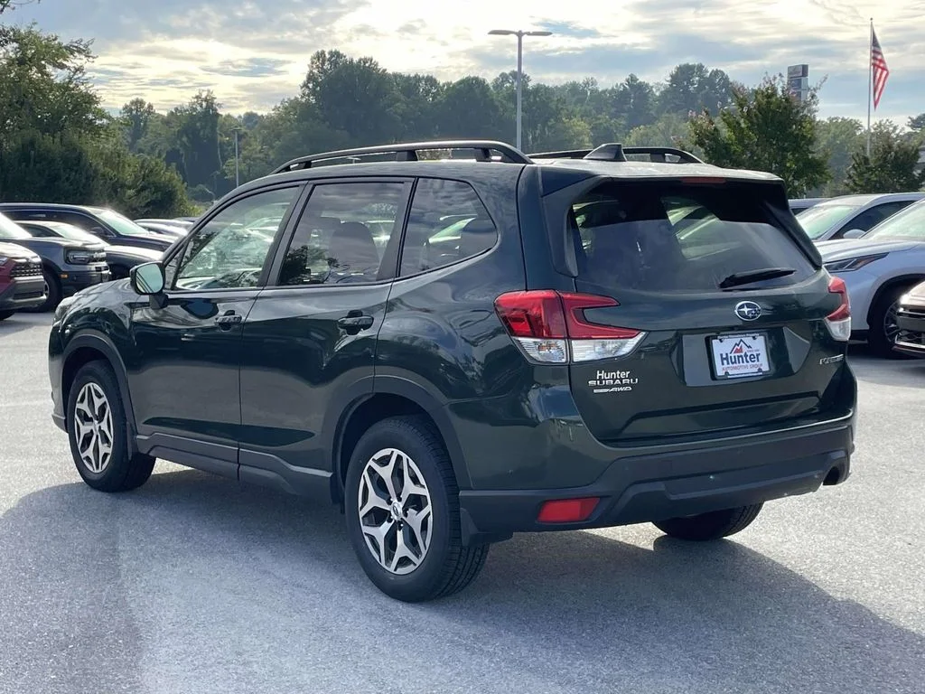 Used 2024 Cascade Green Silica Subaru Premium image 27