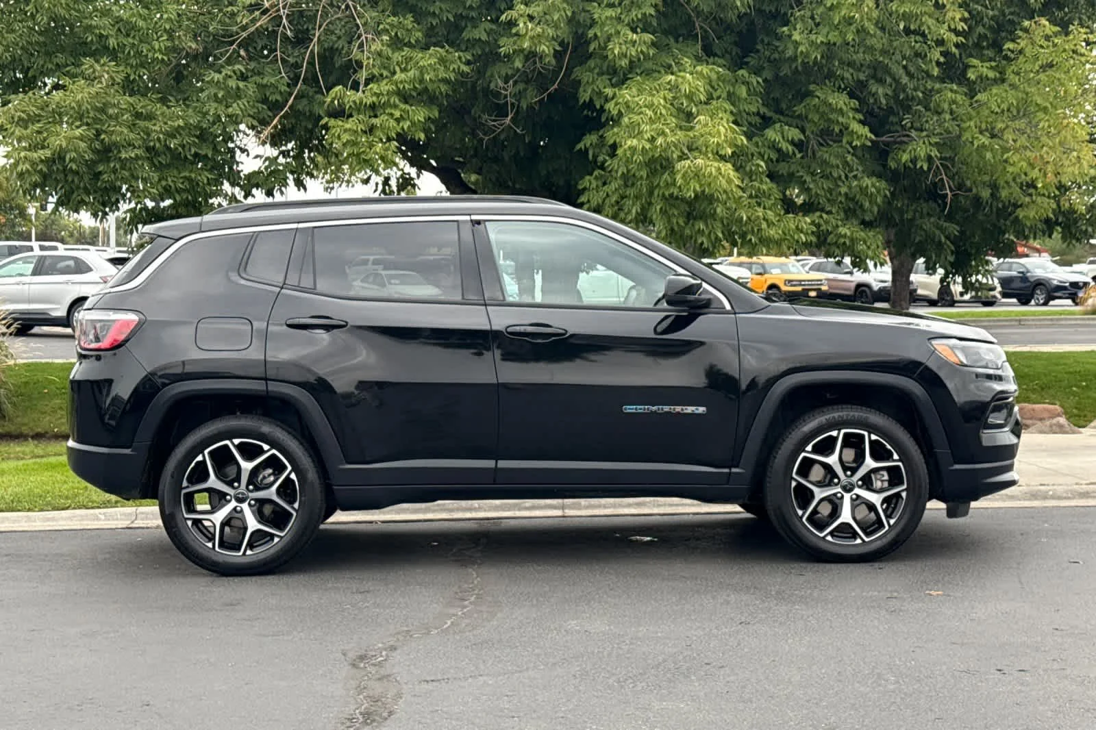 Certified Used 2025 Diamond Black Jeep Limited image 8