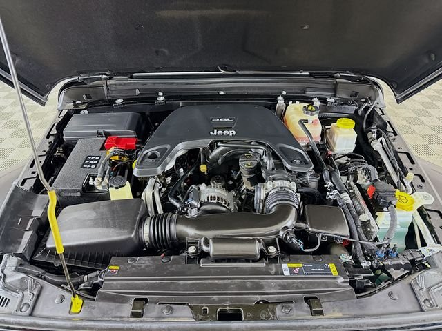 Used 2021 Black Jeep Sport image 28
