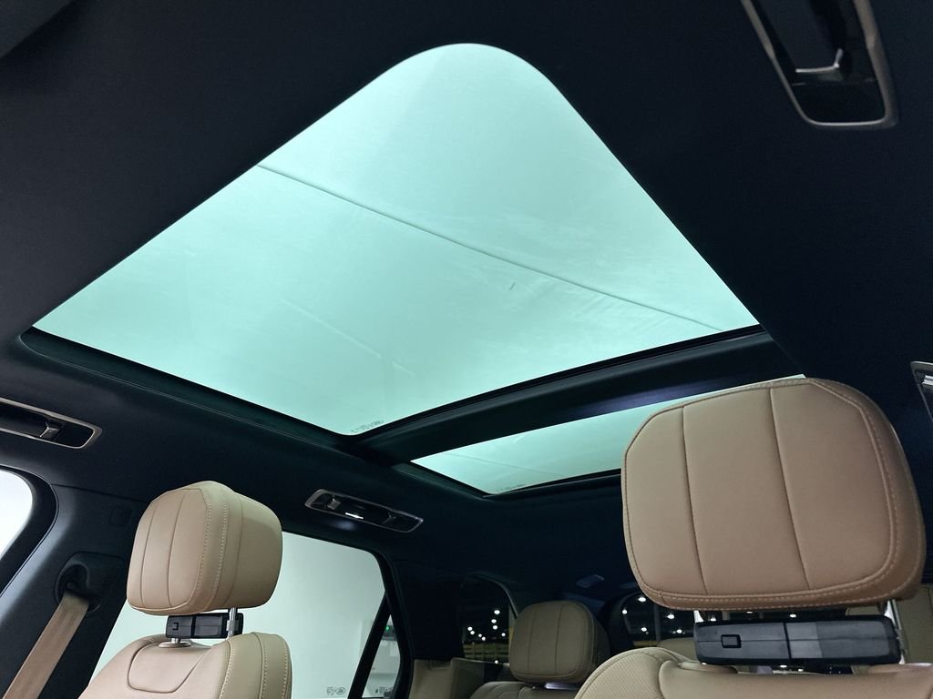 New 2026 Fuji White Land Rover SE image 11