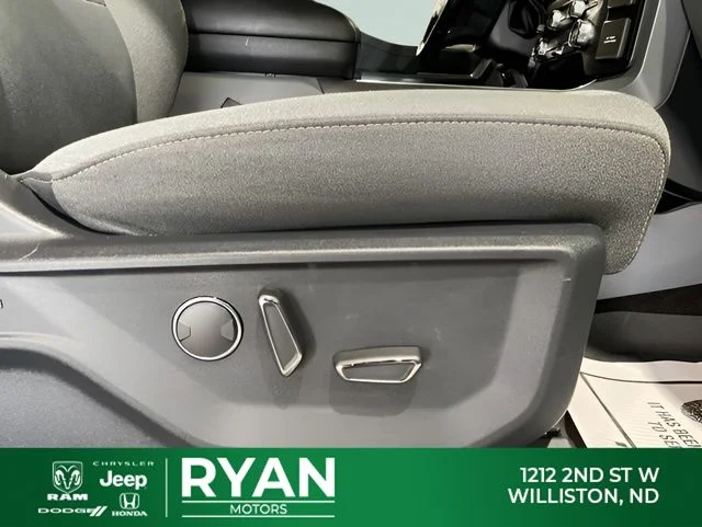 Used 2021 White Ford XLT image 33
