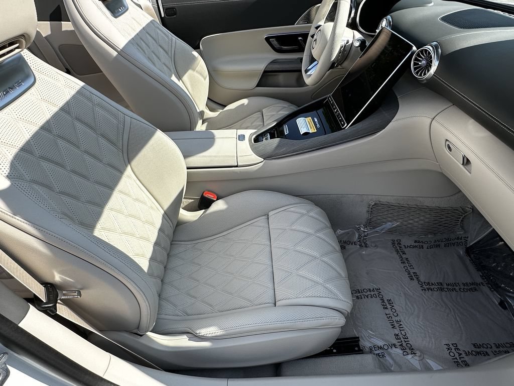New 2026 MANUFAKTUR Moonlight White Metallic Mercedes-Benz AMG® SL 43 image 48