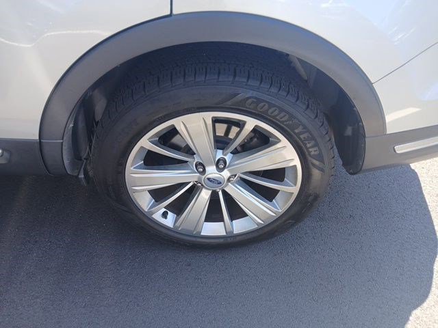Used 2018 Ingot Silver Ford Limited image 5