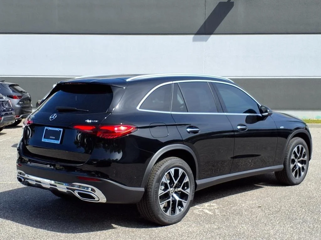 New 2025 Black Mercedes-Benz GLC 350 image 7