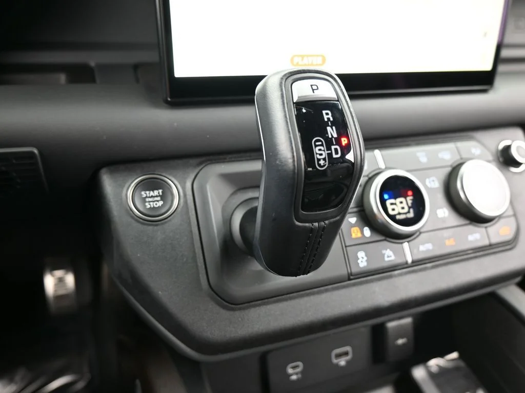 Used 2023 Black Land Rover X image 27