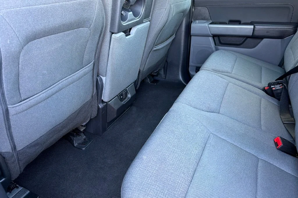 Used 2025 Silver Metallic Ford XLT image 15