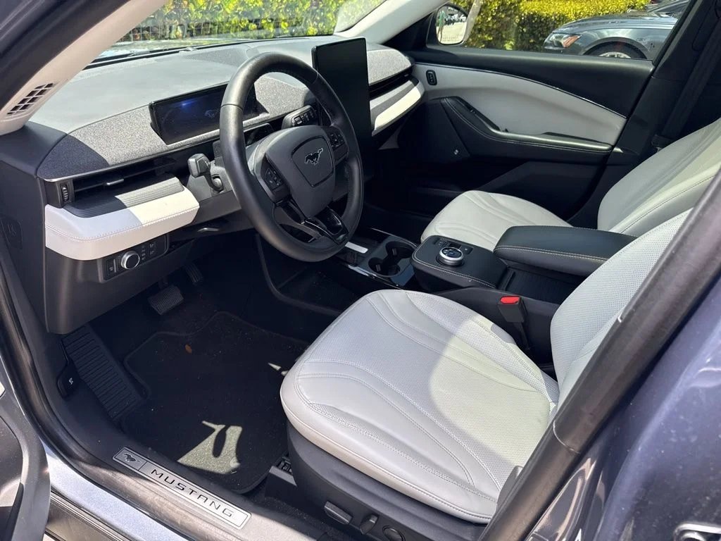 Used 2021 Blue Ford Premium image 4