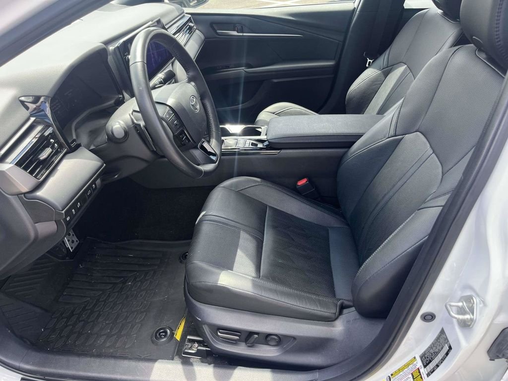2025 Toyota Camry XSE - Photo 18
