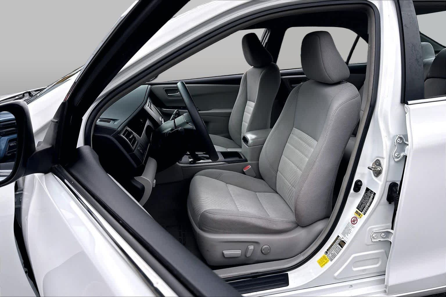 Used 2016 Super White Toyota LE image 8