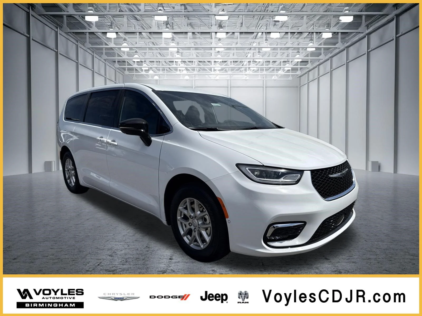 2026 Chrysler Pacifica Select's photo