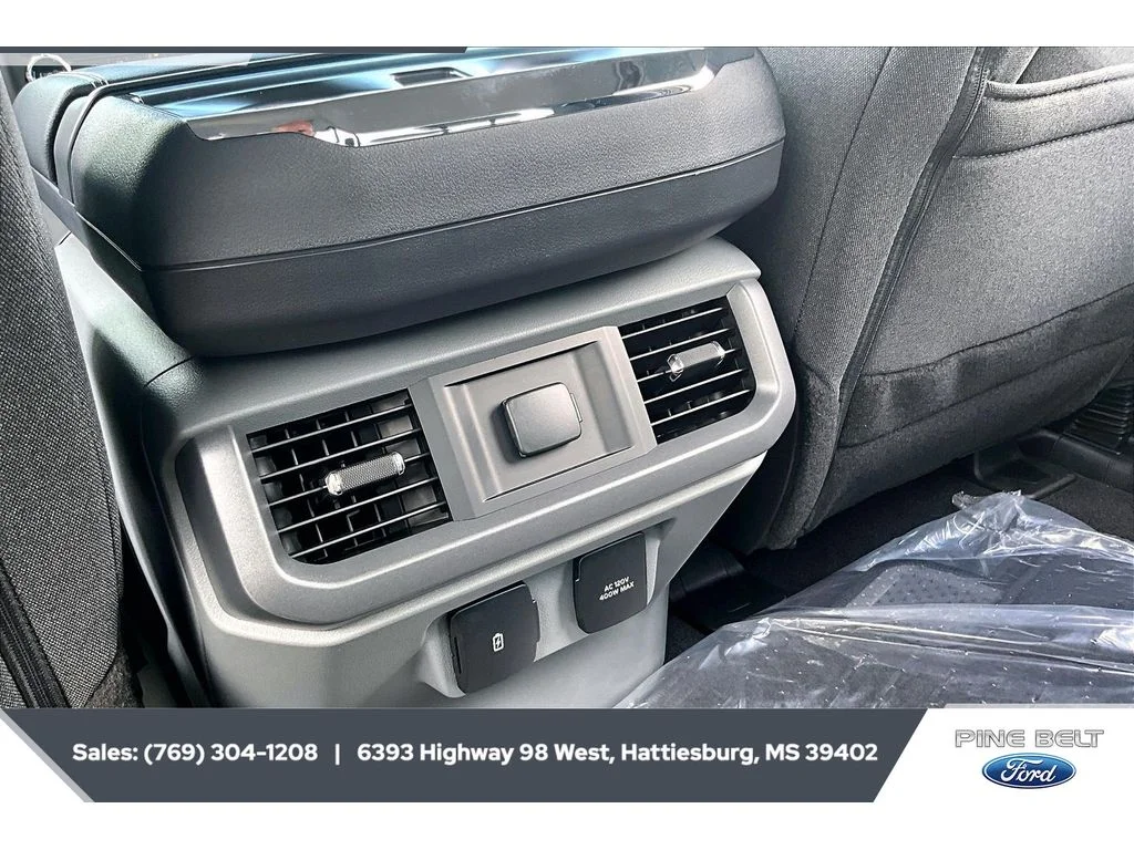 2025 Ford F-150 XLT - Photo 25