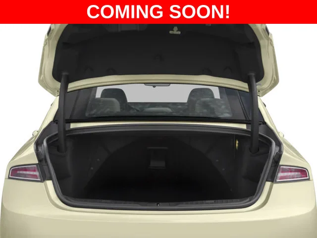 Used 2017 White Lincoln Reserve image 9
