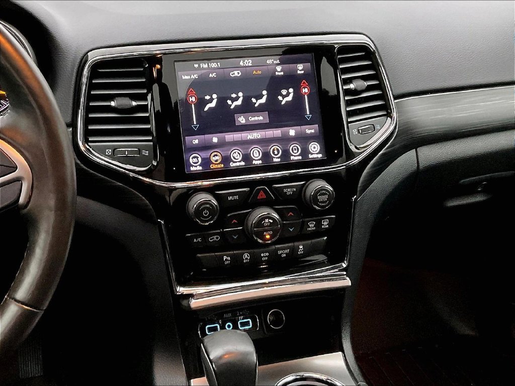 Used 2020 White Jeep Altitude image 18