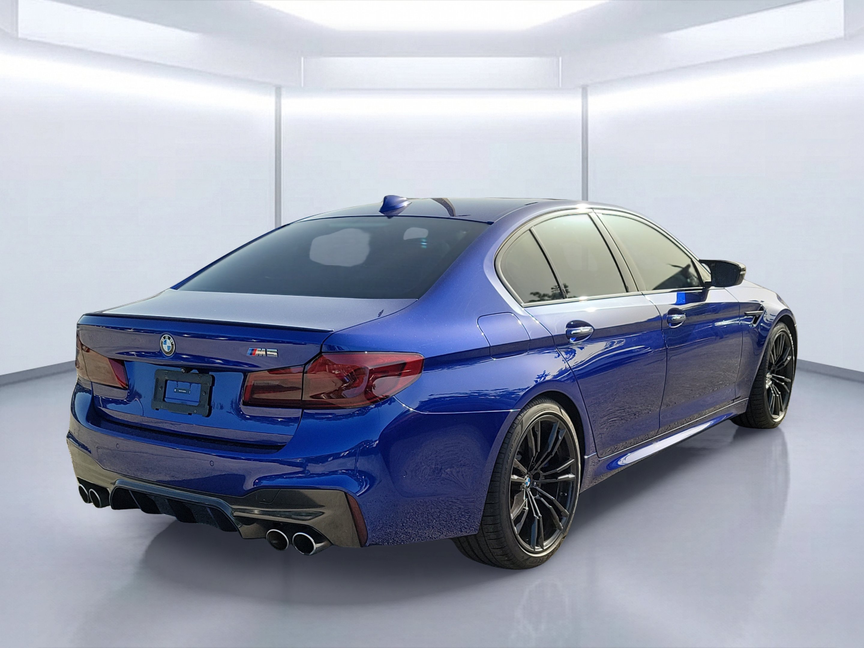 Used 2018 Blue Metallic BMW Base image 4
