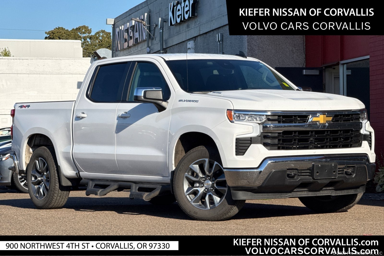 Used 2026 Summit White Chevrolet LT image 1