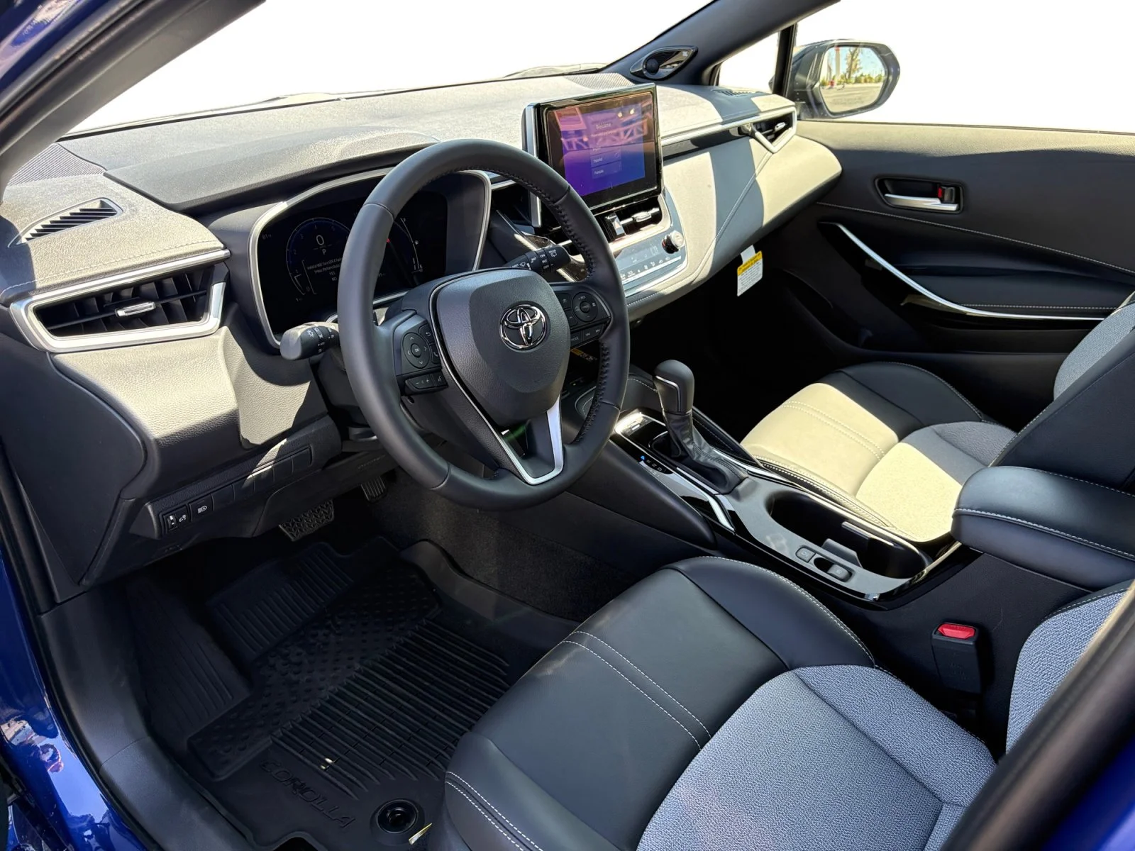 New 2026 Blue Crush Metallic with Midnight Black Metallic roof <sup>1</sup> Toyota  XSE image 12