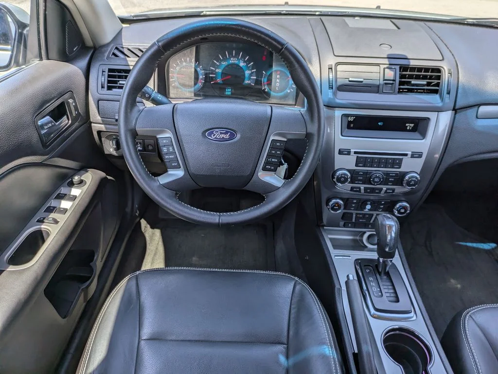 Used 2010 Brilliant Silver Metallic Ford SEL image 15