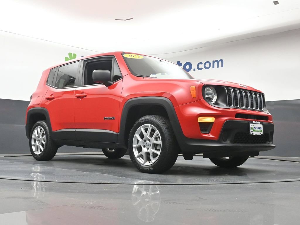 Used 2023 Red Jeep Latitude image 26