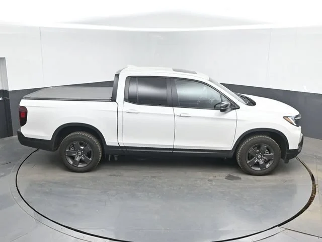 Certified Used 2026 Platinum White Pearl Honda TrailSport image 93