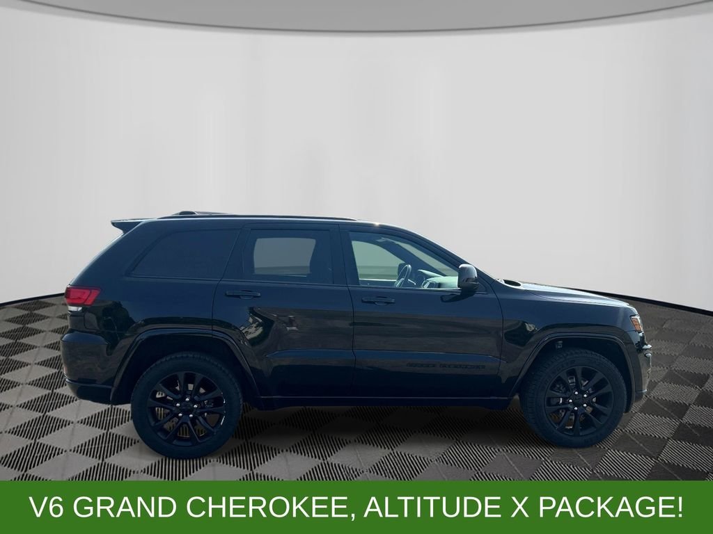 Used 2021 Black Jeep Laredo X image 6
