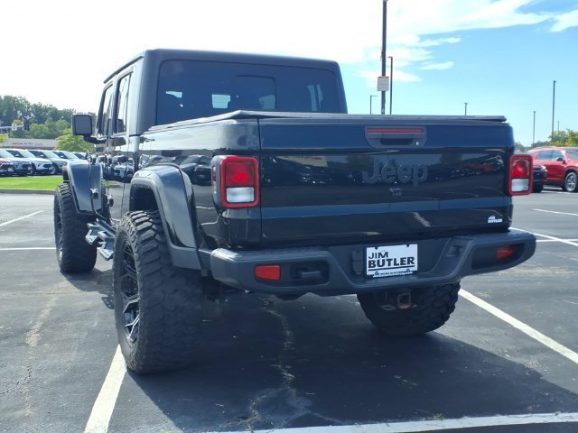 Used 2023  Jeep Sport S image 3