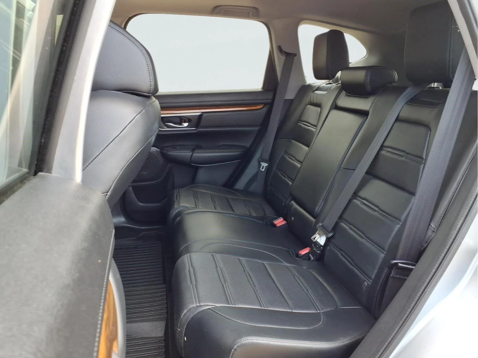 Used 2019 Lunar Silver Metallic Honda SUV image 11