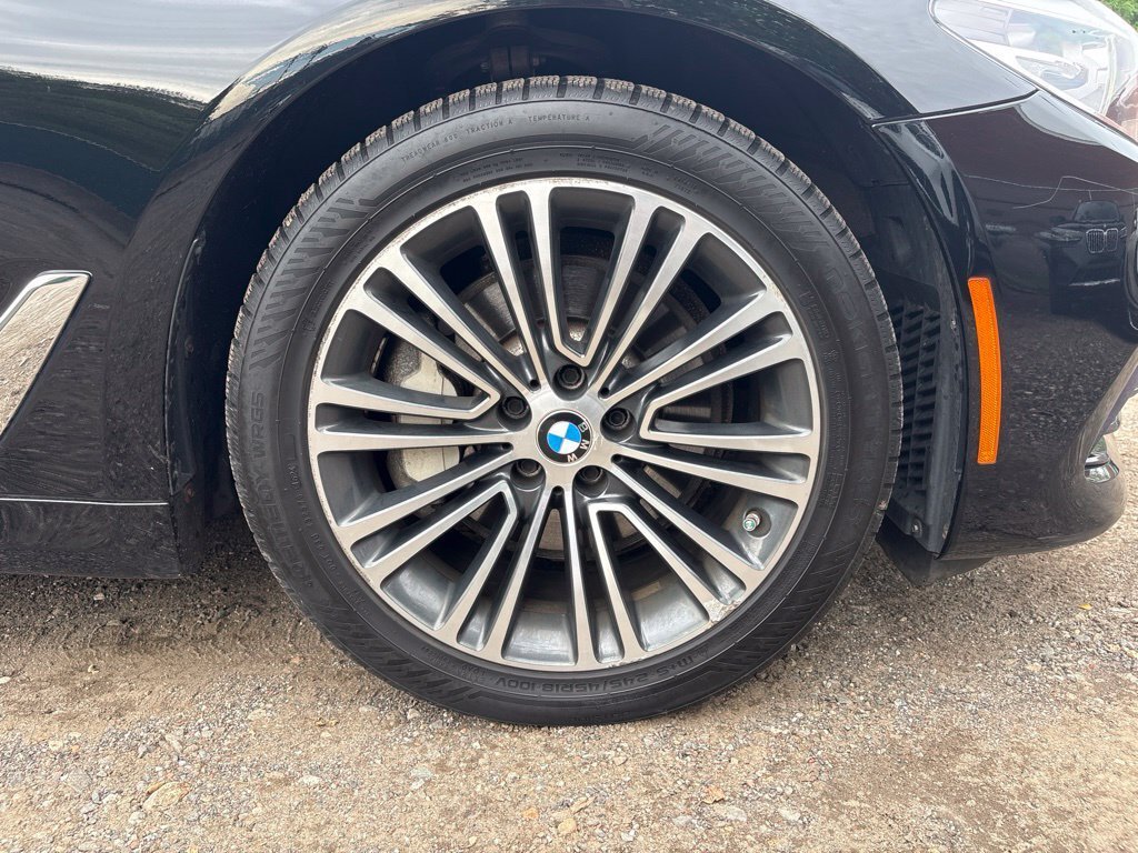 Used 2019 Black BMW 540i xDrive image 18