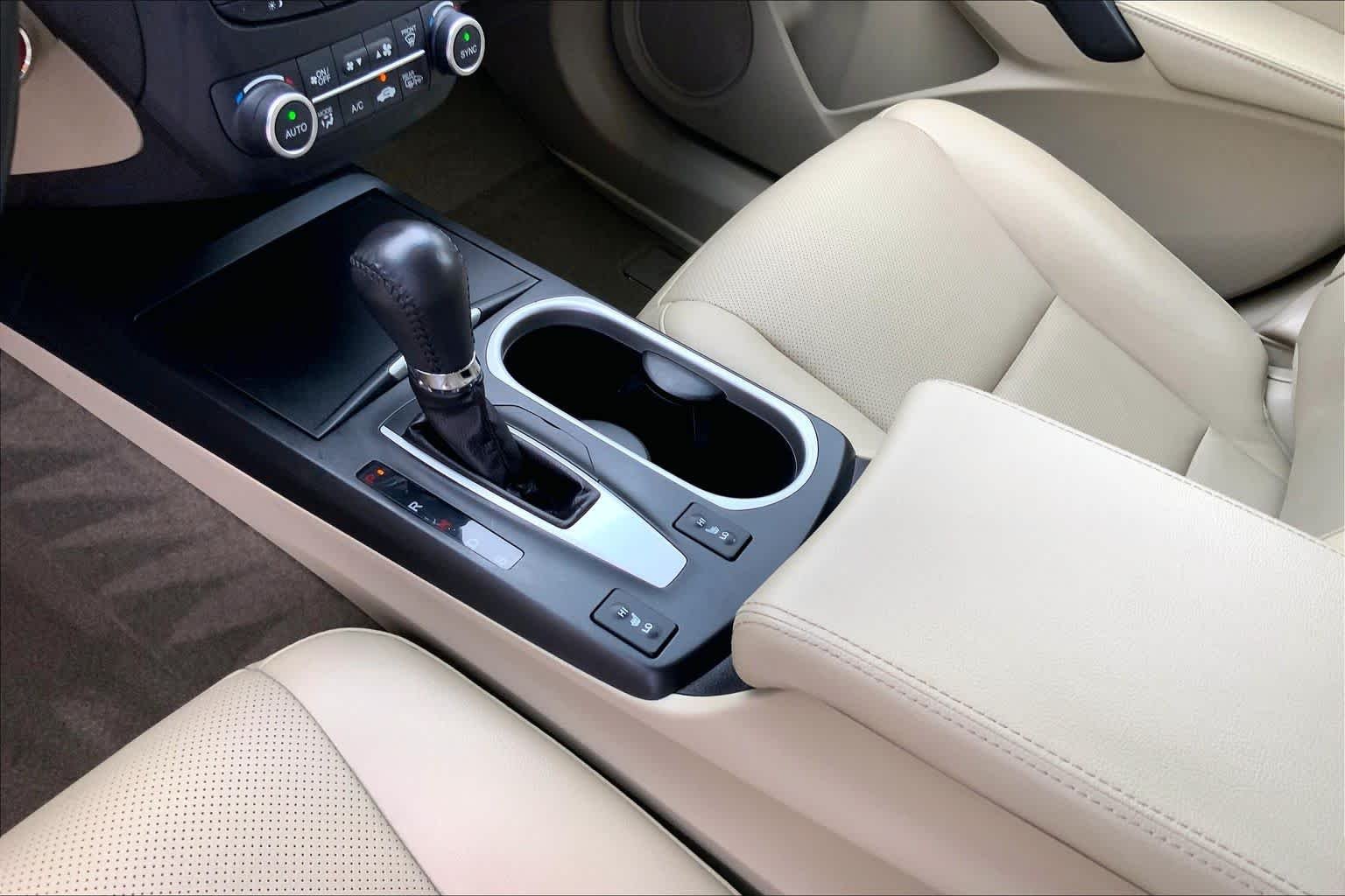 Used 2018 White Diamond Pearl Acura AWD with Technology Package image 17