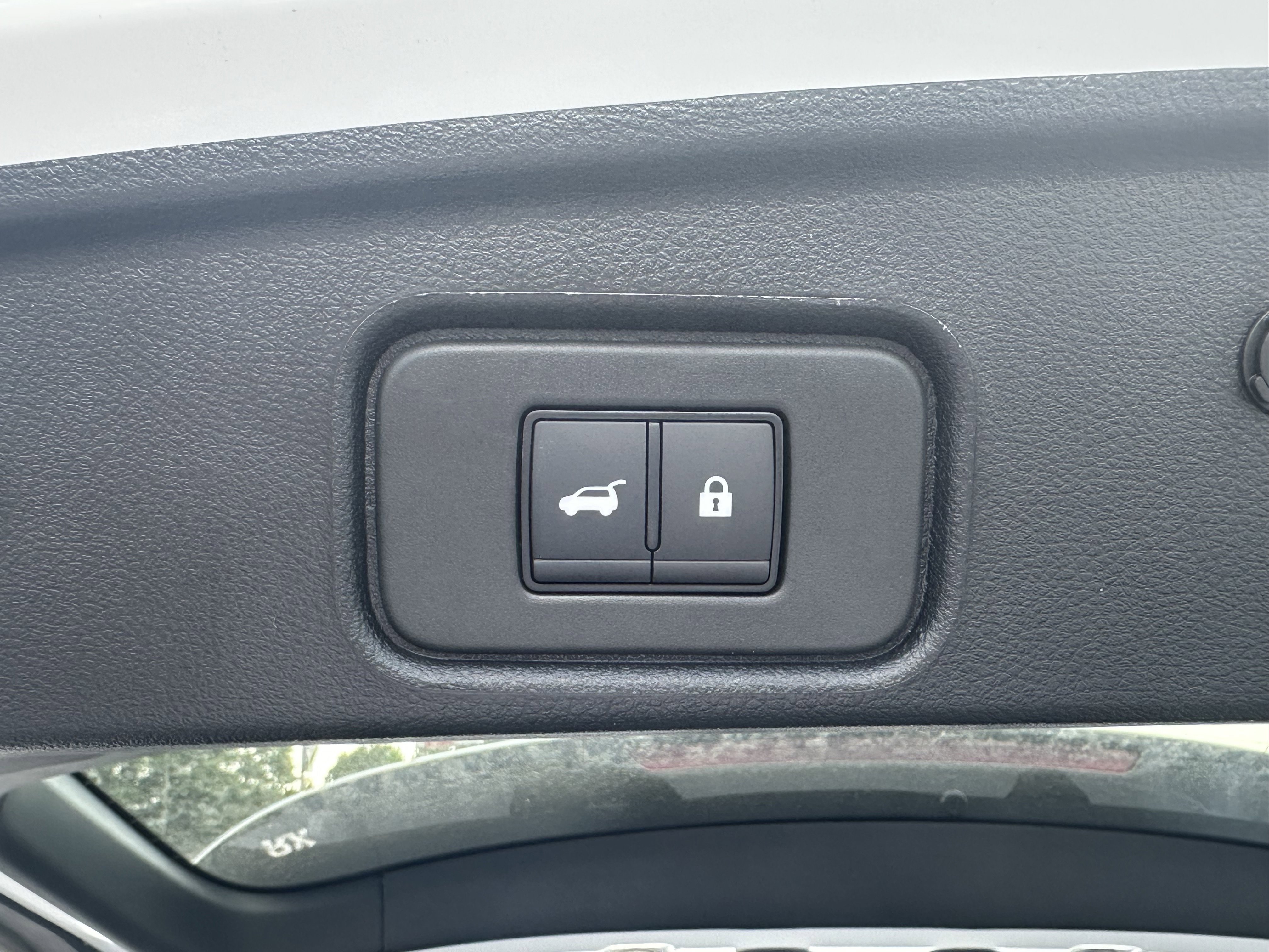 New 2026 Everest White Pearl Tricoat Nissan SL image 20