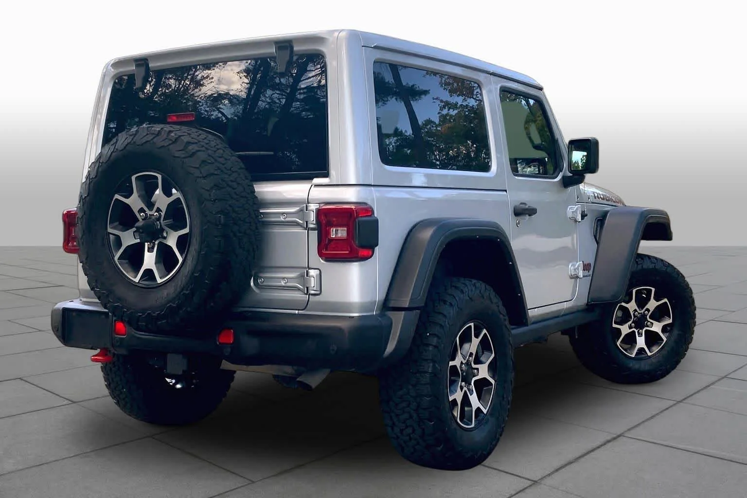 Used 2023 Silver Zynith Clearcoat Jeep Rubicon image 12