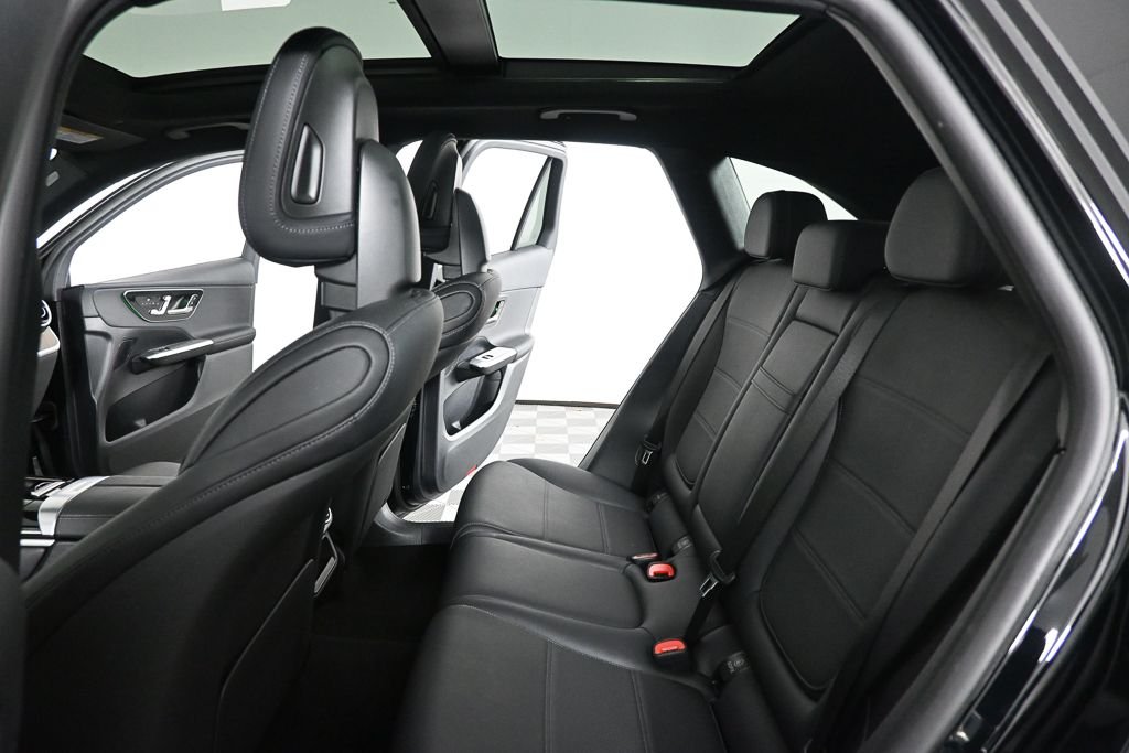 Certified Used 2026  Mercedes-Benz GLC 300 image 18