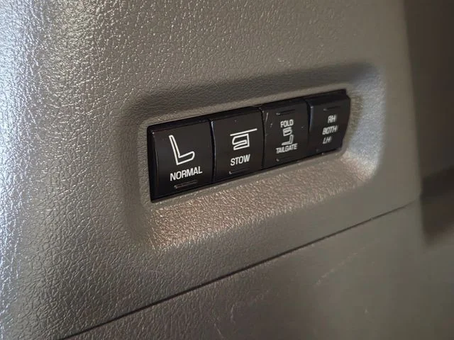 Used 2011 Silver Ford Limited image 16