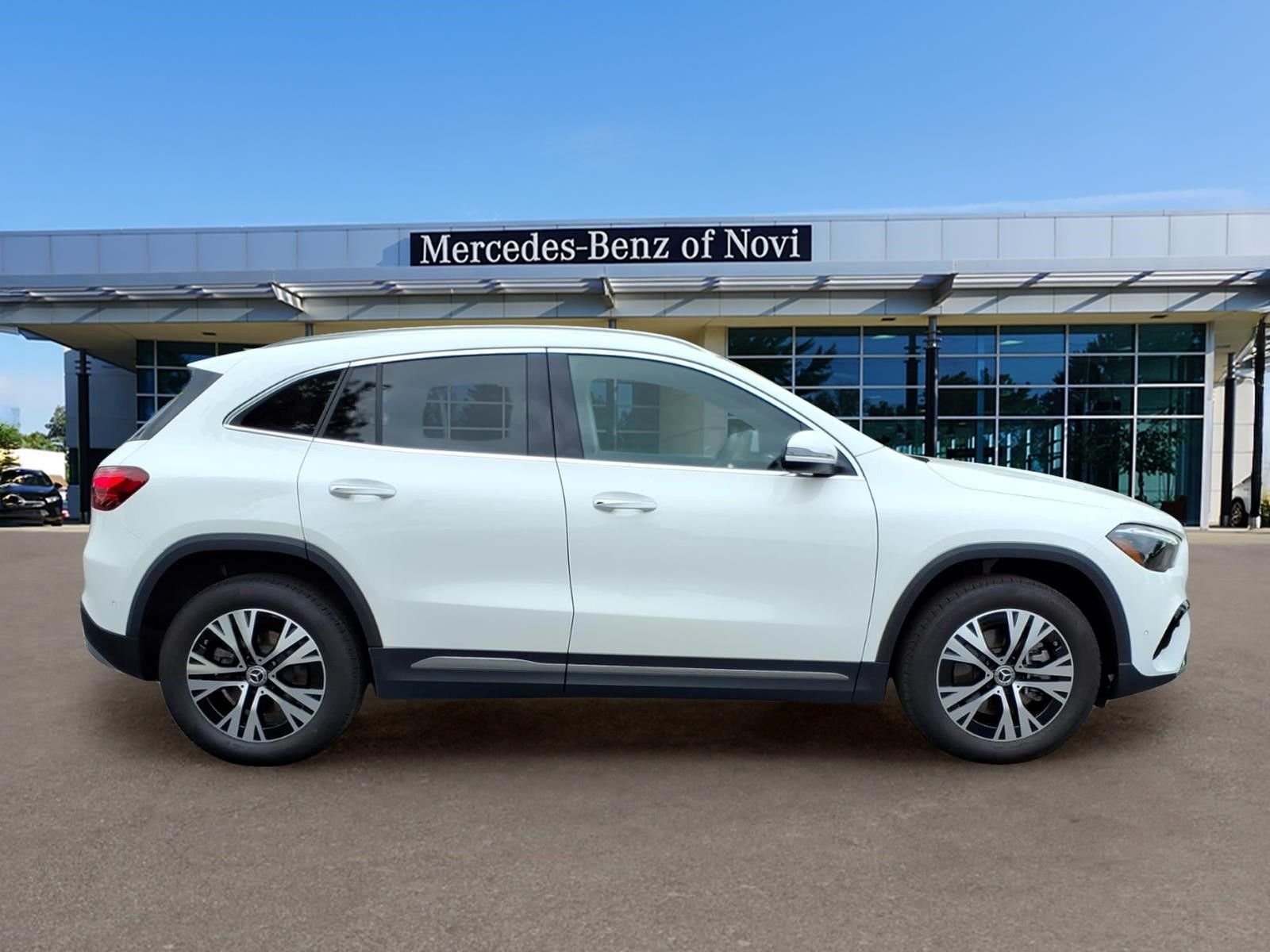 Certified Used 2025  Mercedes-Benz GLA 250 image 6